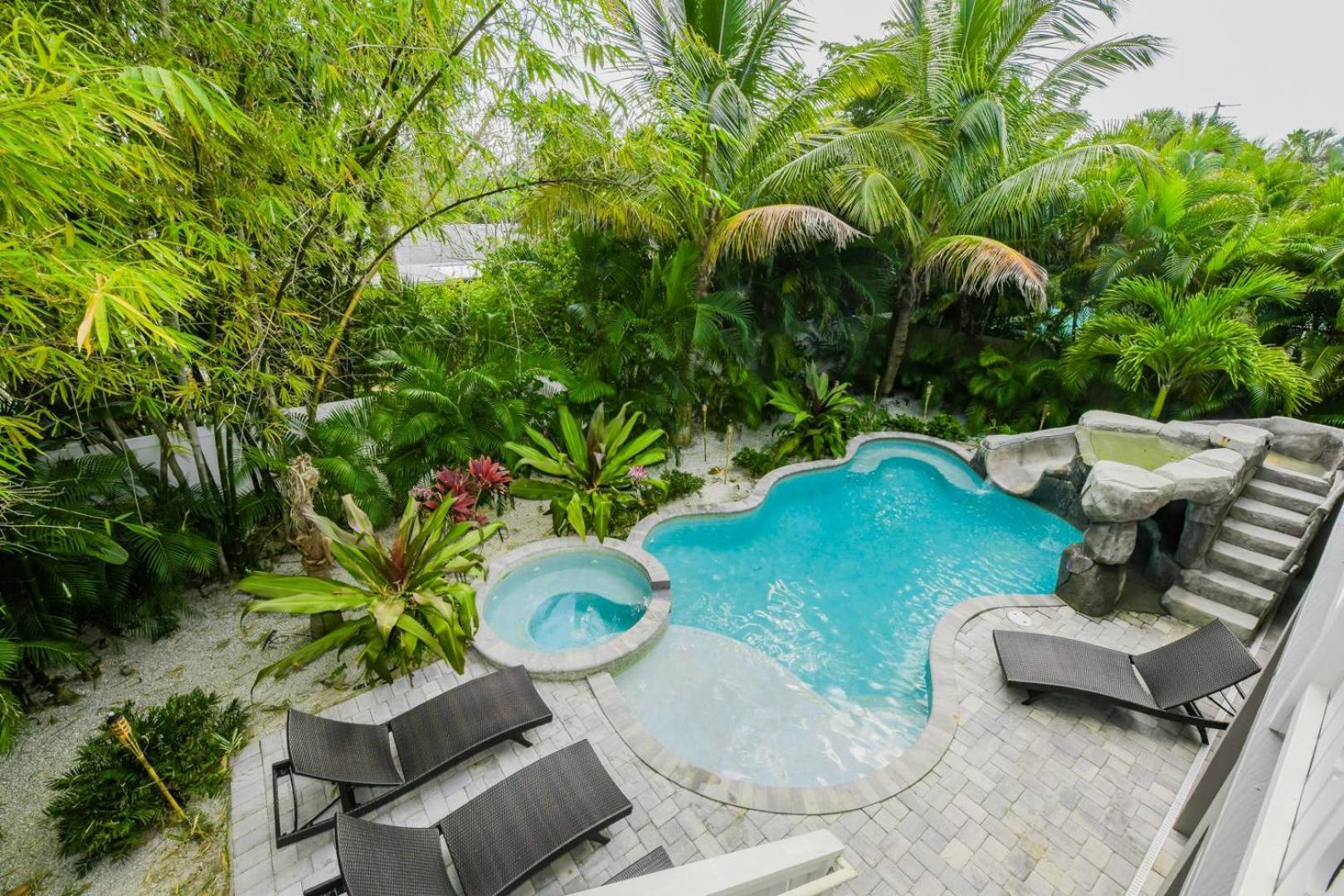 Pineapple Paradise Holmes Beach Exterior photo
